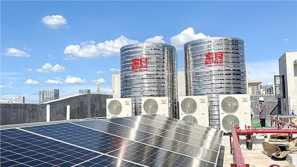 索良實(shí)業(yè)云智能熱水模塊攜手光伏技術(shù)，成功助力長(zhǎng)沙航天學(xué)校熱水供應(yīng)系統(tǒng)升級(jí)